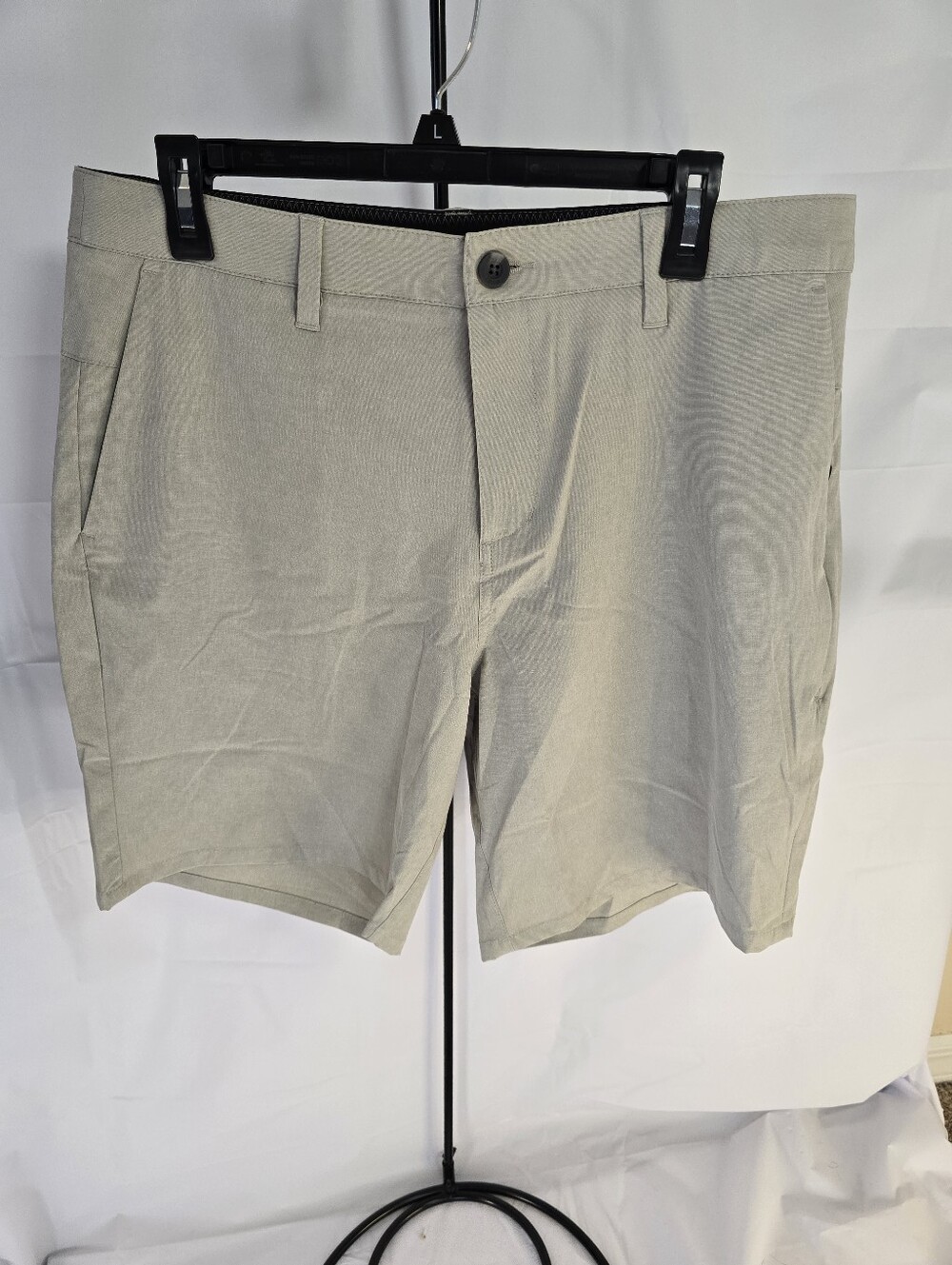 Vuori Men's Aim Performance Chino Shorts - Khaki, Size 33 | Active Travel Short